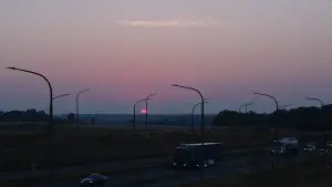 Задник до фильму"hold on to her" #757232