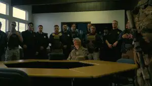 Задник до фильму"Одна битва за іншою" #797375