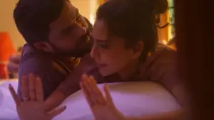 Задник до фильму"ഹലോ മമ്മി" #787094