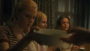 Задник до фильму"Цнотливі самогубиці" #790599