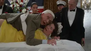 Задник до фильму"Голий пістолет: Із файлів поліційного відділку" #637871