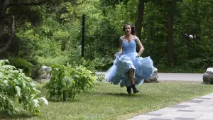 Задник до фильму"Таємне товариство другонароджених членів королівської сім’ї" #269203