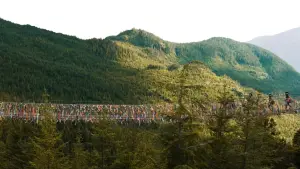 Задник до фильму"A Hero