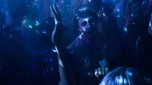 Задник до фильму"Ми всі незнайомці" #189634