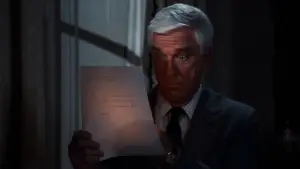 Задник до фильму"Голий пістолет: Із файлів поліційного відділку" #637909