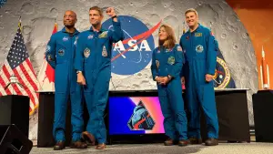 Задник до фильму"Artemis II - Zurück zum Mond" #802466