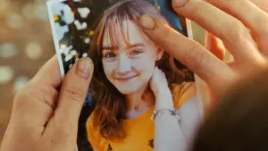 Задник до фильму"Милі кості" #654237