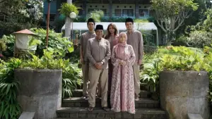 Задник до фильму"Titip Bunda di Surga-Mu" #770595