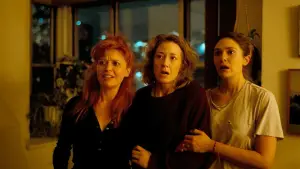 Задник до фильму"Його три доньки" #641338