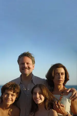 Постер до фильму"Я досі тут" #572709