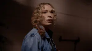 Задник до фильму"Man Finds Tape" #788636