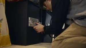 Задник до фильму"Robbers" #788319