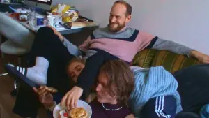 Задник до фильму"Family with Benefits" #473390