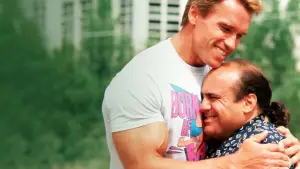 Задник до фильму"Близнята" #699399