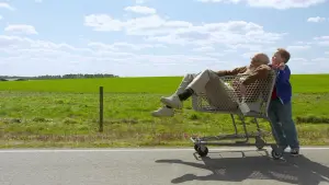 Задник до фильму"Диваки: Нестерпний дідуган" #302214