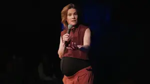 Задник до фильму"Cameron Esposito: Nine Months" #777292