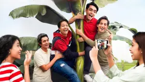 Задник до фильму"Home Not Coming" #781959