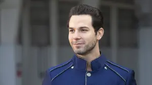 Задник до фильму"Таємне товариство другонароджених членів королівської сім’ї" #269201