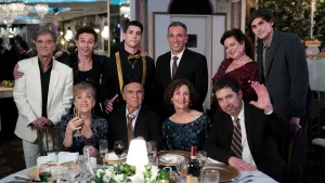 Задник до фильму"Десь у Квінсі" #379931