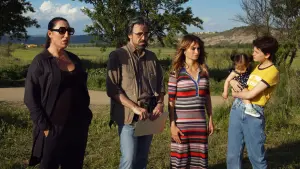 Задник до фильму"Паралельні матері" #259575