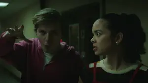 Задник до фильму"Вулиця страху. Частина перша: 1994" #671362