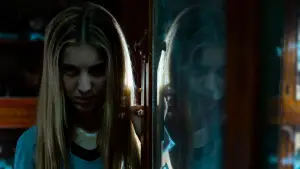 Задник до фильму"Мама: Гостя з темряви" #680615