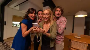 Задник до фильму"Solos" #769762