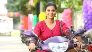 Задник до фильму"தீயவர் குலைகள் நடுங்க" #785696