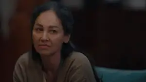 Задник до фильму"Keluarga Suami Adalah Hama" #818977