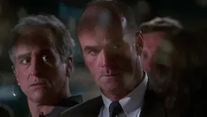 Задник до фильму"Турбулентність" #654097