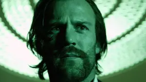 Задник до фильму"Револьвер" #340859