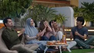 Задник до фильму"Titip Bunda di Surga-Mu" #770598