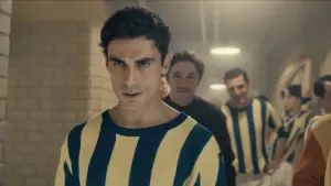 Задник до фильму"Лефтер: Професор футболу" #617335