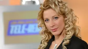 Задник до фильму"Loana Story : Le destin brisé d