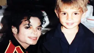 Задник до фильму"Leaving Neverland 2: Surviving Michael Jackson" #840911