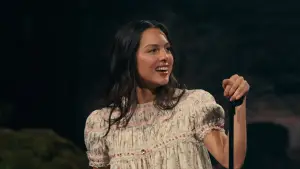 Задник до фильму"Billions Club Live with Olivia Rodrigo: A Concert Film" #823054