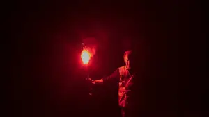 Задник до фильму"Jouer avec le feu" #835617