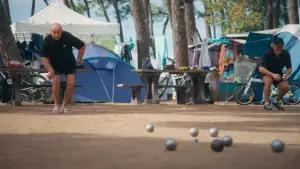 Задник до фильму"Le camping, un siècle de bonheur français" #929546
