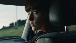 Задник до фильму"Вона в пітьмі йде" #606321