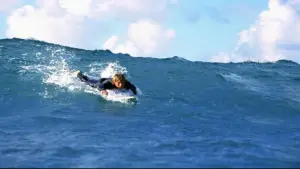 Задник до фильму"На гребені хвилі" #628639