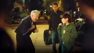 Задник до фильму"Езра: Неналежна поведінка" #663288