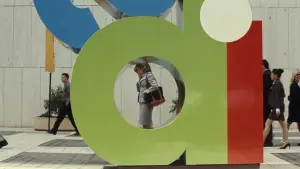 Задник до фильму"Ранковий підйом" #715187