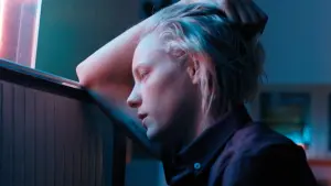 Задник до фильму"Нижче її губ" #262572