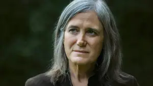 Задник до фильму"Steal This Story, Please!" #776178