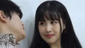 Задник до фильму"18 모델 리카의 화려한 외출" #859846