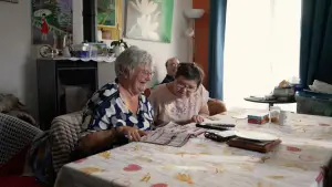 Задник до фильму"Une Place pour Eux ? Vieillir avec la Trisomie 21" #779219