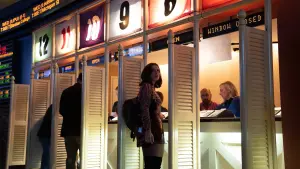 Задник до фильму"Неограновані коштовності" #236343