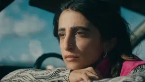 Задник до фильму"Μπιτσκόμπερ" #771136