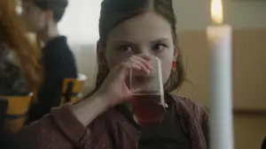 Задник до фильму"Manas pirmās bēres" #779944