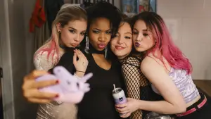 Задник до фильму"Hölmö nuori sydän" #768379